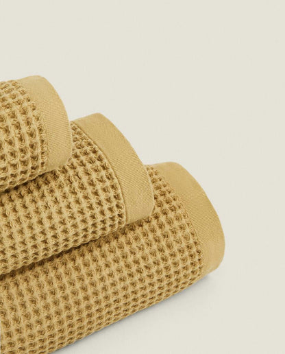 WAFFLE-KNIT COTTON TOWEL