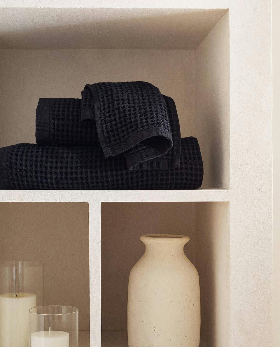 WAFFLE-KNIT COTTON TOWEL