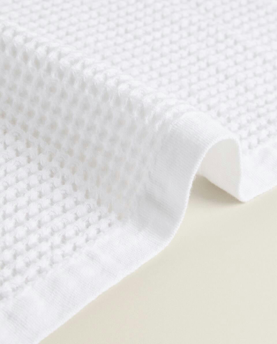 WAFFLE-KNIT COTTON TOWEL