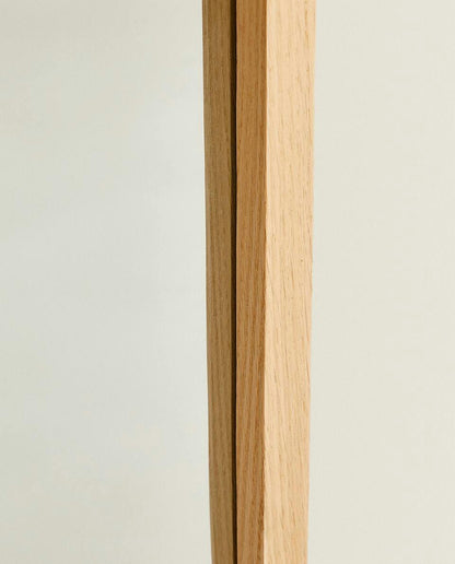 ROUND VERTICAL MIRROR WITH FRAME